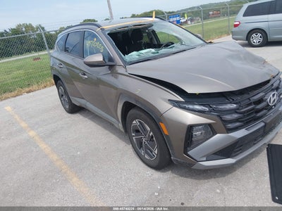 HYUNDAI TUCSON HYBRID