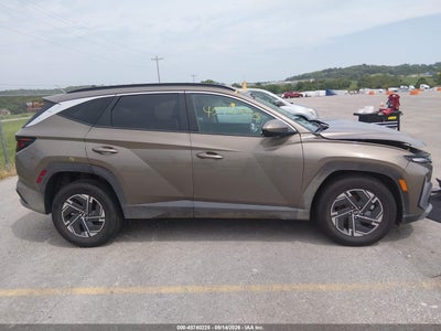 HYUNDAI TUCSON HYBRID