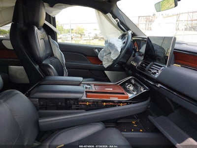 LINCOLN NAVIGATOR