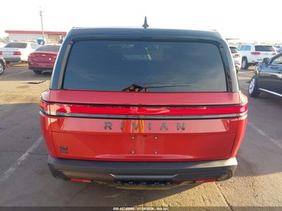 RIVIAN R1S