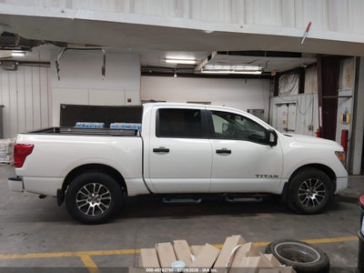 NISSAN TITAN