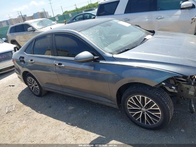VOLKSWAGEN JETTA
