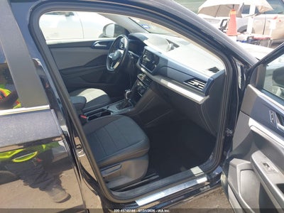 VOLKSWAGEN TAOS
