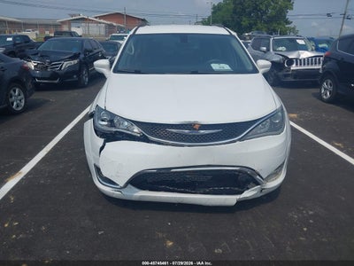 CHRYSLER PACIFICA