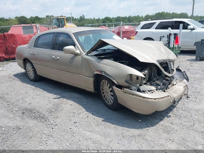 2005 Lincoln Town Car