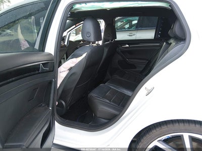 VOLKSWAGEN GOLF R