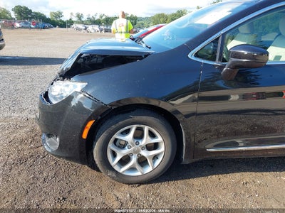 CHRYSLER PACIFICA