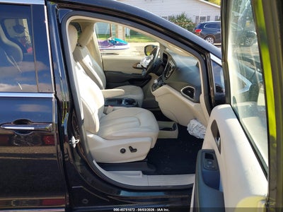 CHRYSLER PACIFICA