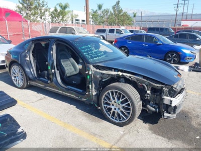 PORSCHE PANAMERA