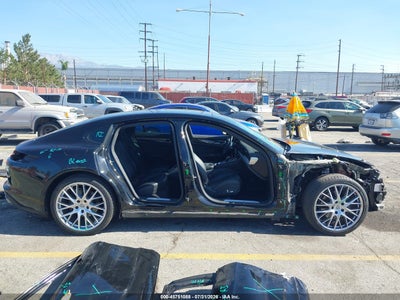 PORSCHE PANAMERA