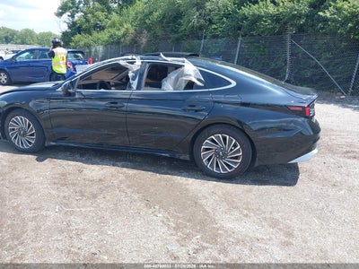 HYUNDAI SONATA HYBRID