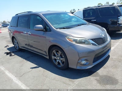 2015 TOYOTA SIENNA SE 8 PASSENGER