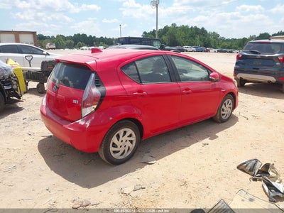 TOYOTA PRIUS C