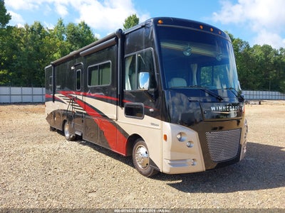 2019 Winnebago Sunstar / F53