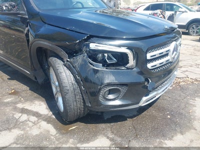 MERCEDES-BENZ GLB 250