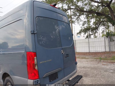 MERCEDES-BENZ SPRINTER 2500