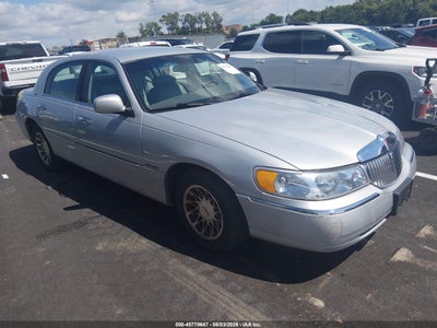 2000 Lincoln Town Car