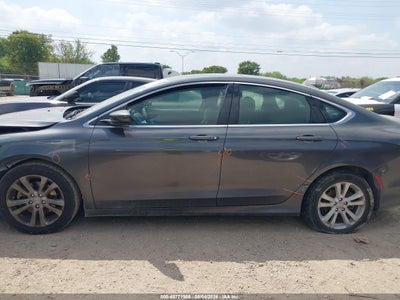 CHRYSLER 200