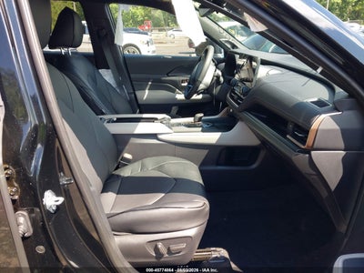 TOYOTA GRAND HIGHLANDER HYBRID