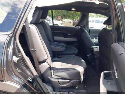 TOYOTA GRAND HIGHLANDER HYBRID