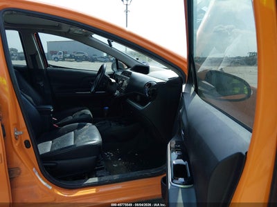 TOYOTA PRIUS C