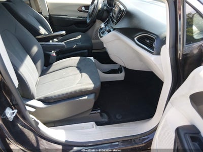 CHRYSLER PACIFICA