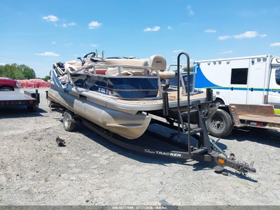 2021 Tracker Bass Buggy 16XL