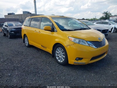 TOYOTA SIENNA