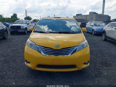 TOYOTA SIENNA