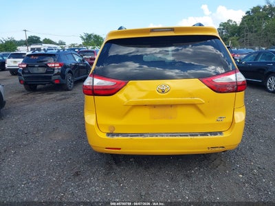 TOYOTA SIENNA