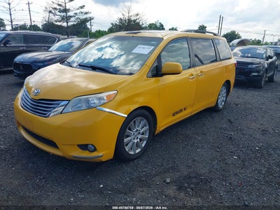TOYOTA SIENNA