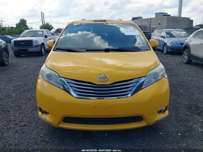 TOYOTA SIENNA