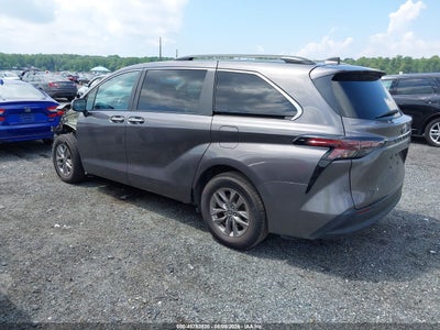 TOYOTA SIENNA