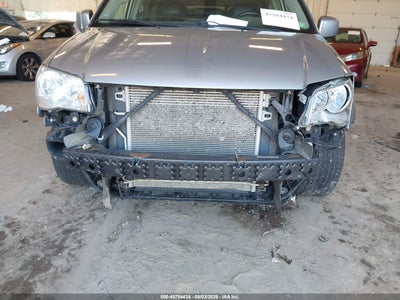 CHRYSLER TOWN & COUNTRY