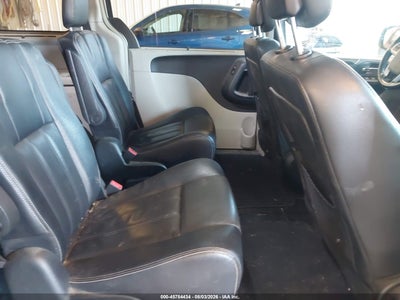 CHRYSLER TOWN & COUNTRY