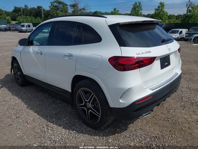 MERCEDES-BENZ GLA 250