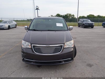 CHRYSLER TOWN & COUNTRY