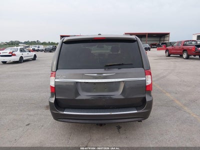 CHRYSLER TOWN & COUNTRY