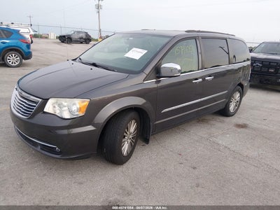 CHRYSLER TOWN & COUNTRY