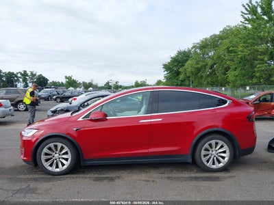 TESLA MODEL X