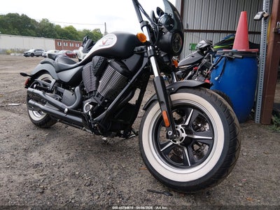 2014 Victory Motorcycles HIGH-BALL