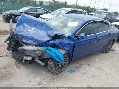CHRYSLER 200