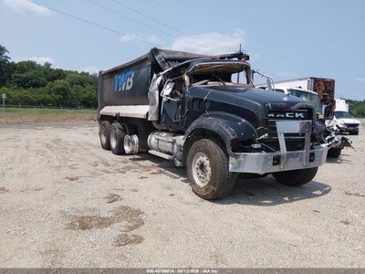 2007 Mack 700