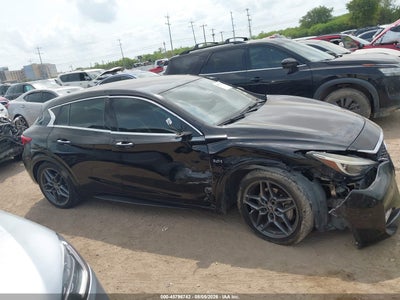 INFINITI QX30