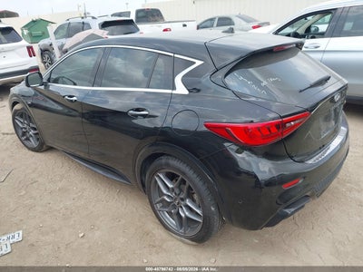 INFINITI QX30