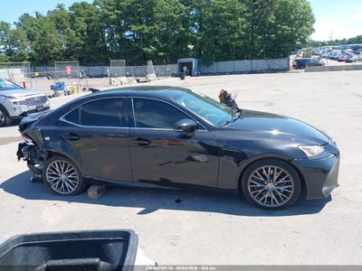 LEXUS IS 200T