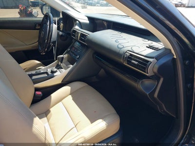 LEXUS IS 200T