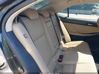 LEXUS IS 200T