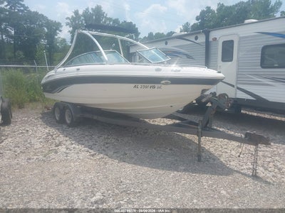 2006 Chaparral Skiboat