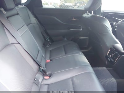 TOYOTA CROWN SIGNIA